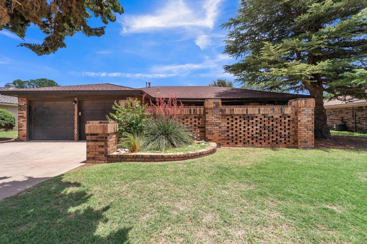 Homestead House - In Shadow Hills Golf Course Division Home ลับบ็อก ภายนอก รูปภาพ